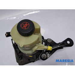 Renault - Trafic - Power steering pump