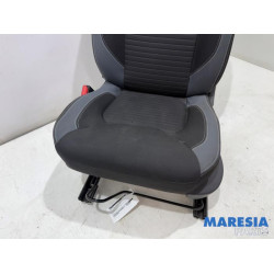 Renault - Clio - Seat, left