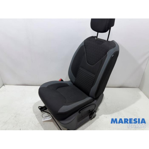 Renault - Clio - Seat, left