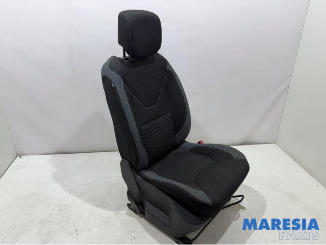 Renault - Clio - Siège droit