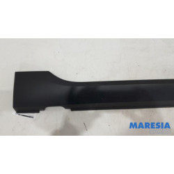 Peugeot - 2008 - Side skirt, right