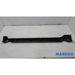 Peugeot - 2008 - Side skirt, right