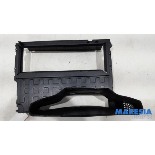 Renault - Clio - Luft Leitung