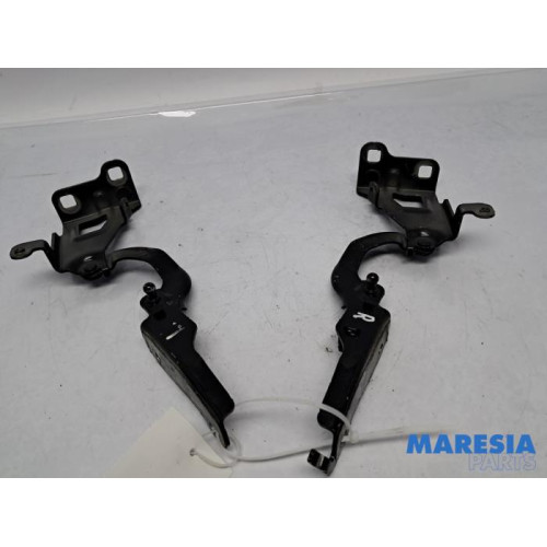 Renault - Trafic - Charnière capot