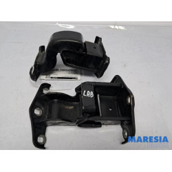 Renault - Trafic - Scharnier deur links-achter