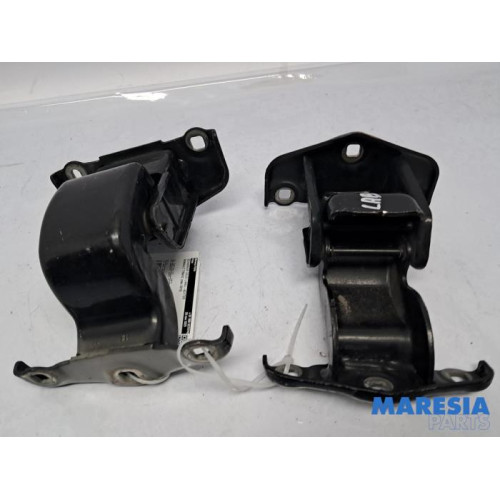 Renault - Trafic - Scharnier deur links-achter