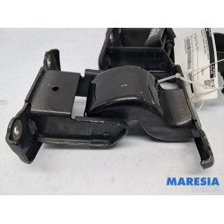 Renault - Trafic - Rear door hinge, right