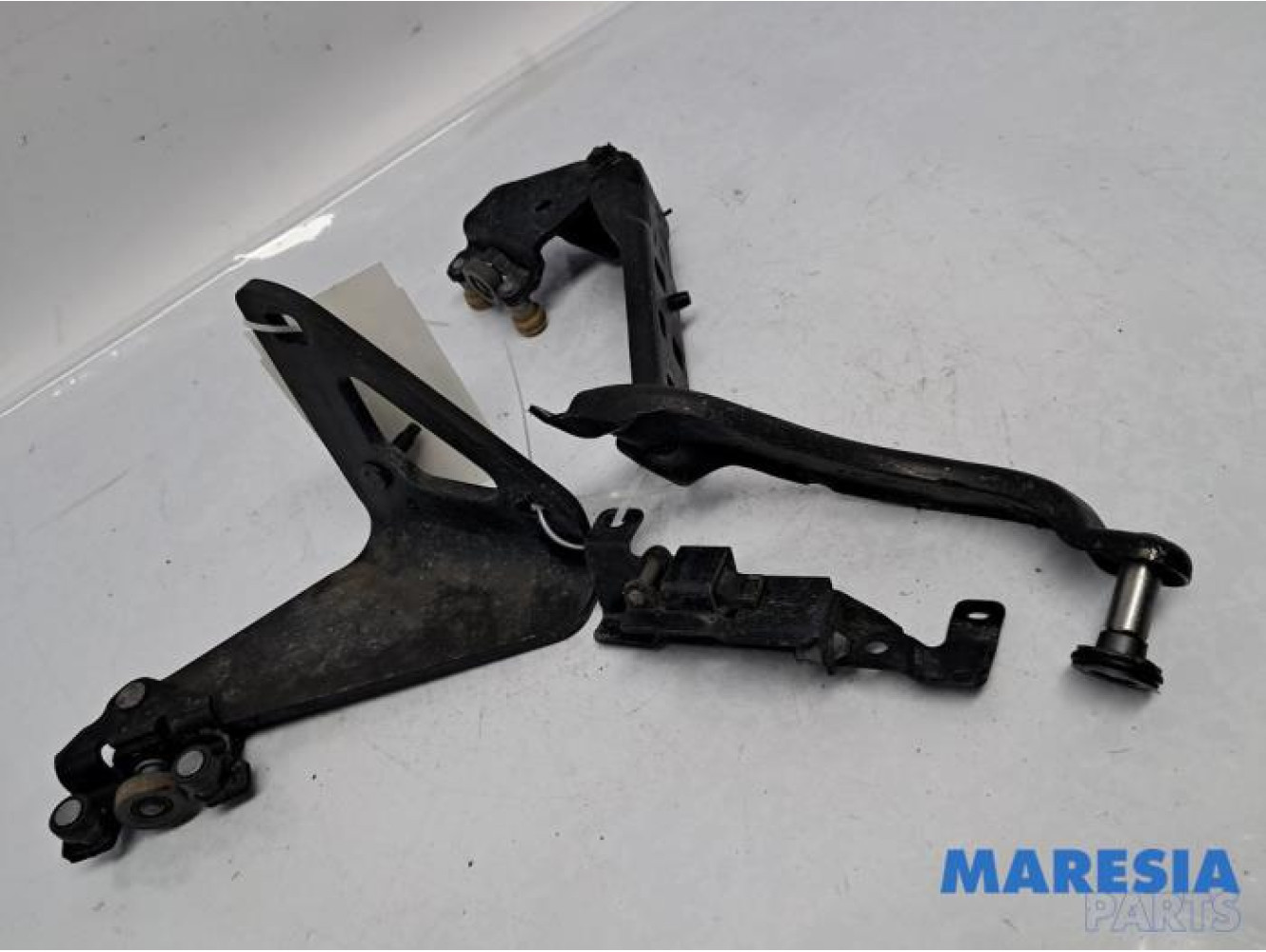 Renault - Trafic - Schuifdeurrol rechts