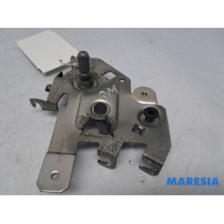 Renault - Trafic - Sliding door lock mechanism, right