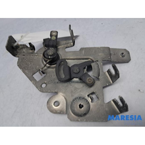 Renault - Trafic - Schiebetür Schließmechanik rechts