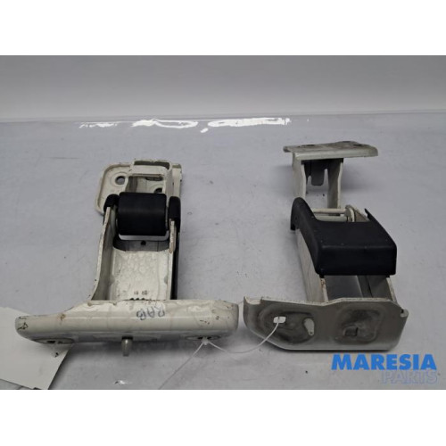 Peugeot - Expert - Charnière porte arrière droite