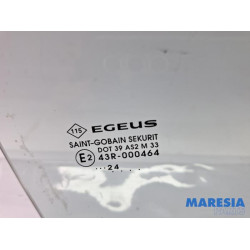 Renault - Trafic - Vitre triangulaire avant droite