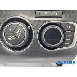 Citroen - DS4 - Radiobedienfeld