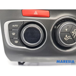 Citroen - DS4 - Radiobedienfeld