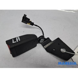 Citroen - DS4 - Insertion ceinture de sécurité arrière gauche