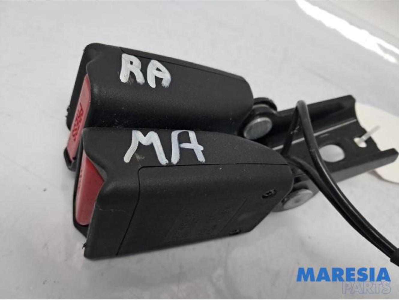 Citroen - DS4 - Sicherheitsgurt Schließe Mitte hinten