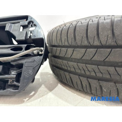 Renault - Megane - Krikset + reservewiel