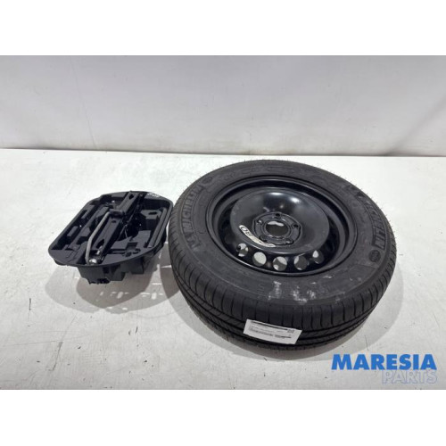 Renault - Megane - Krikset + reservewiel