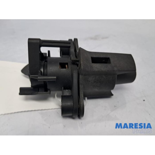 Citroen - C1 - Tailgate lock mechanism