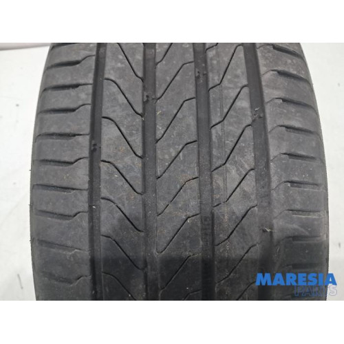 Renault - Megane - Pneu