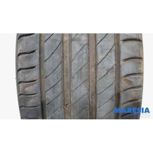 Peugeot - 2008 - Pneu