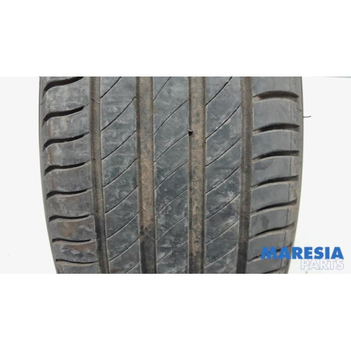 Peugeot - 2008 - Pneu