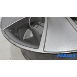 Renault - Clio - Wheel