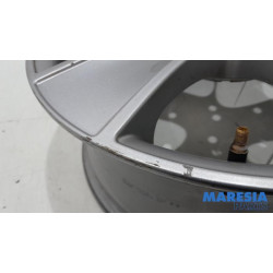 Renault - Clio - Wheel