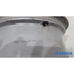 Renault - Clio - Wheel