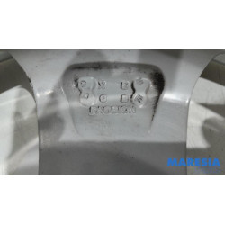 Renault - Clio - Wheel