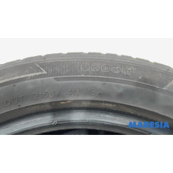 Renault - Clio - Tyre