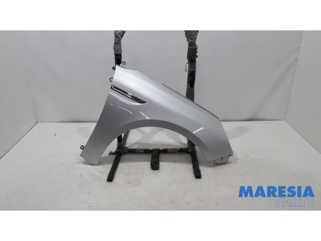 Renault - Megane - Aile avant droite