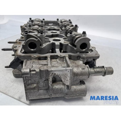 Citroen - C4 Cactus - Cylinder head