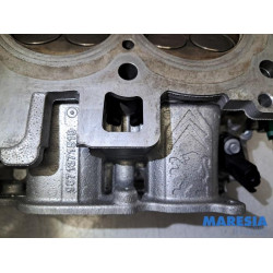 Citroen - C4 Cactus - Cylinder head