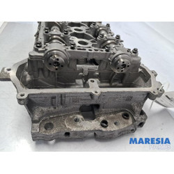 Citroen - C4 Cactus - Cylinder head