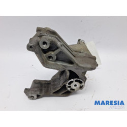 Alfa Romeo - Giulietta - Dynamostütze oben