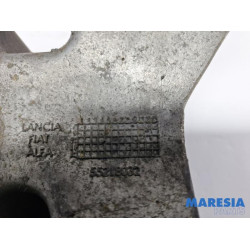 Alfa Romeo - Giulietta - Dynamostütze oben