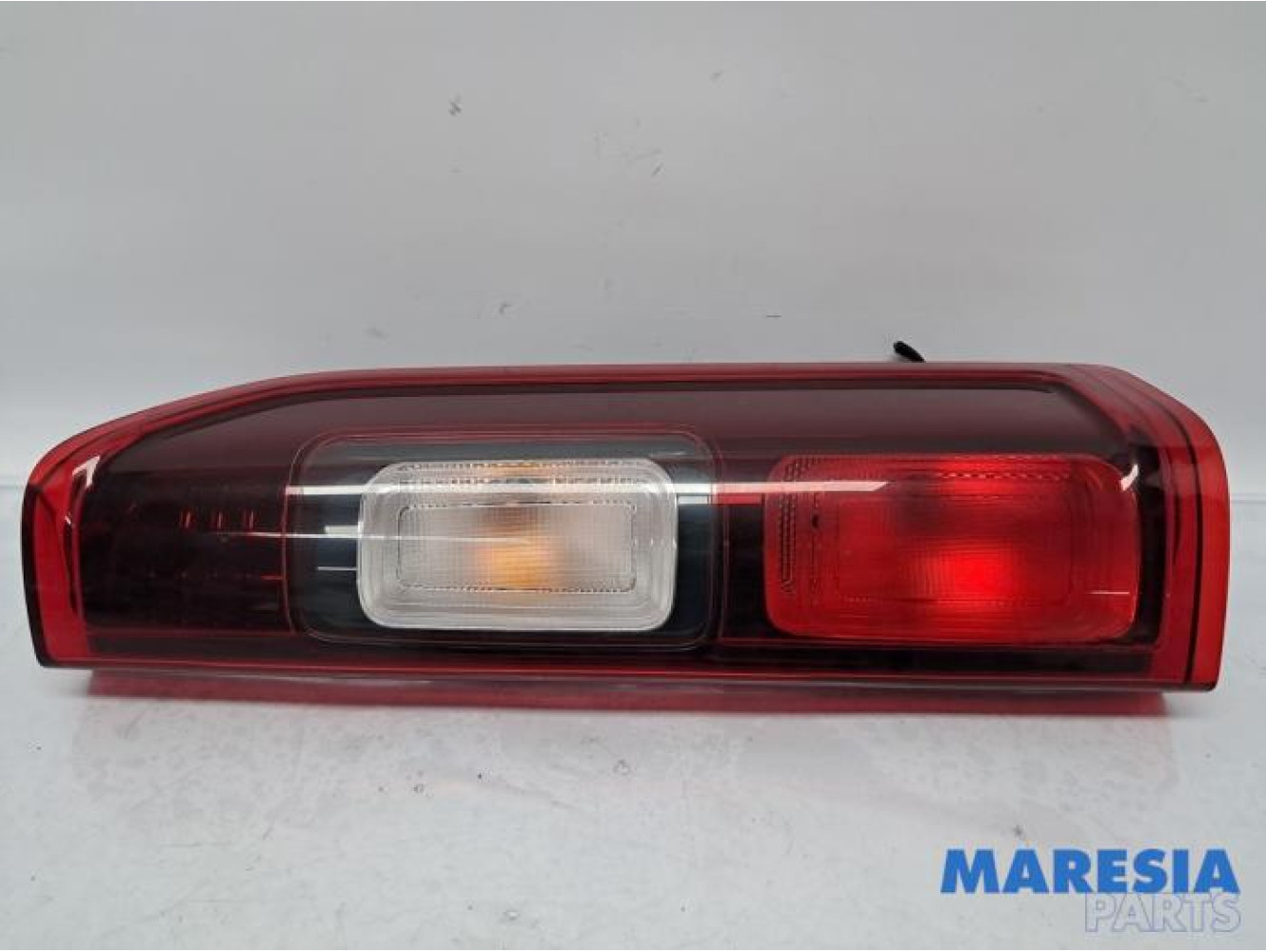 Renault - Trafic - Feu arrière droit