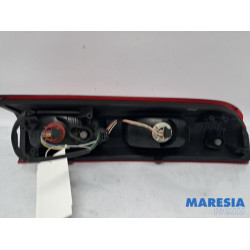 Renault - Trafic - Feu arrière droit