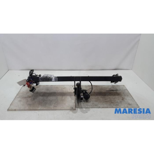 Renault - Megane - Towbar