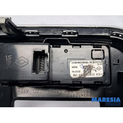 Renault - Trafic - Unité de contrôle Multimedia