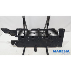 Renault - Megane - Beschermplaat bodem