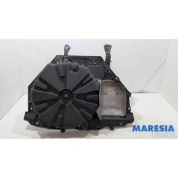 Renault - Megane - Spare wheel holder