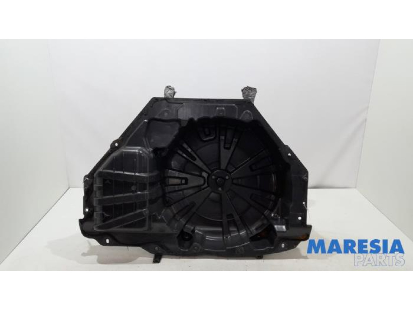 Renault - Megane - Spare wheel holder