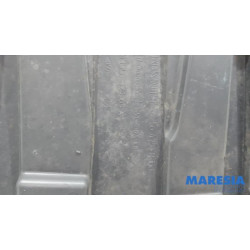 Renault - Clio - Stoßstange Bodenplatte