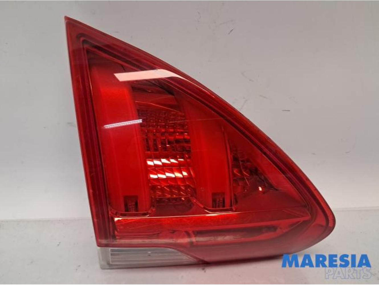 Peugeot - 2008 - Rücklicht links
