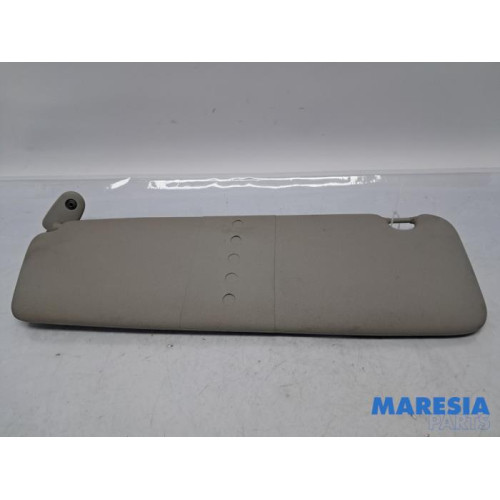 Renault - Trafic - Sonnenblende