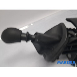Renault - Trafic - Gear stick