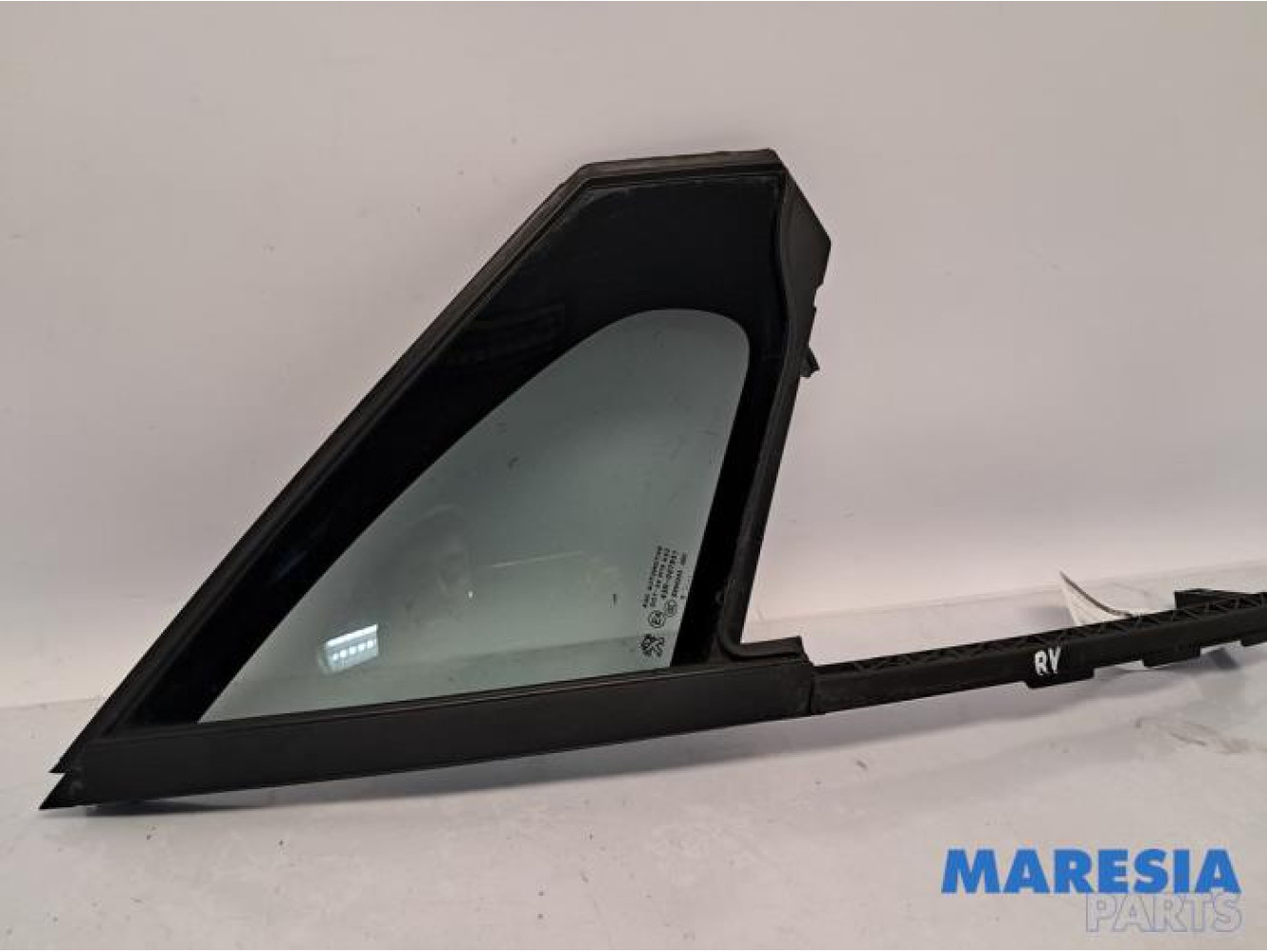 Peugeot - 2008 - Driehoeks Ruit rechts-voor