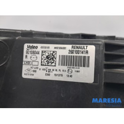 Renault - Megane - Headlight, right